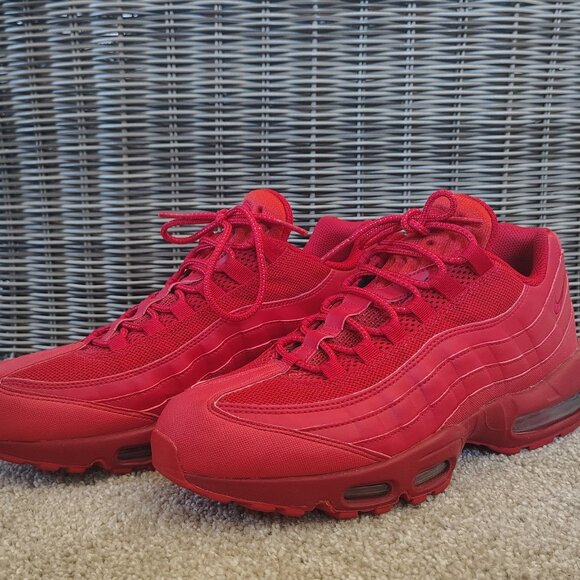 Men's Nike Air Max 95 "Triple Red" 11 - Picture 1 of 6